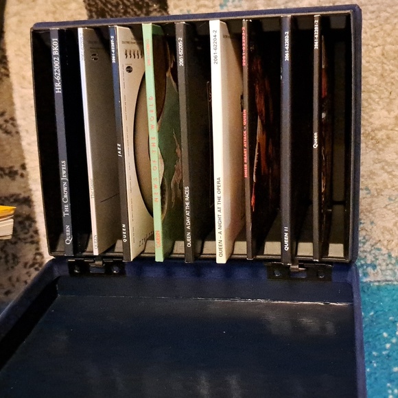 Queen 7-CD boxed set The Crown Jewels (25th Anniversary) - Picture 2 of 3